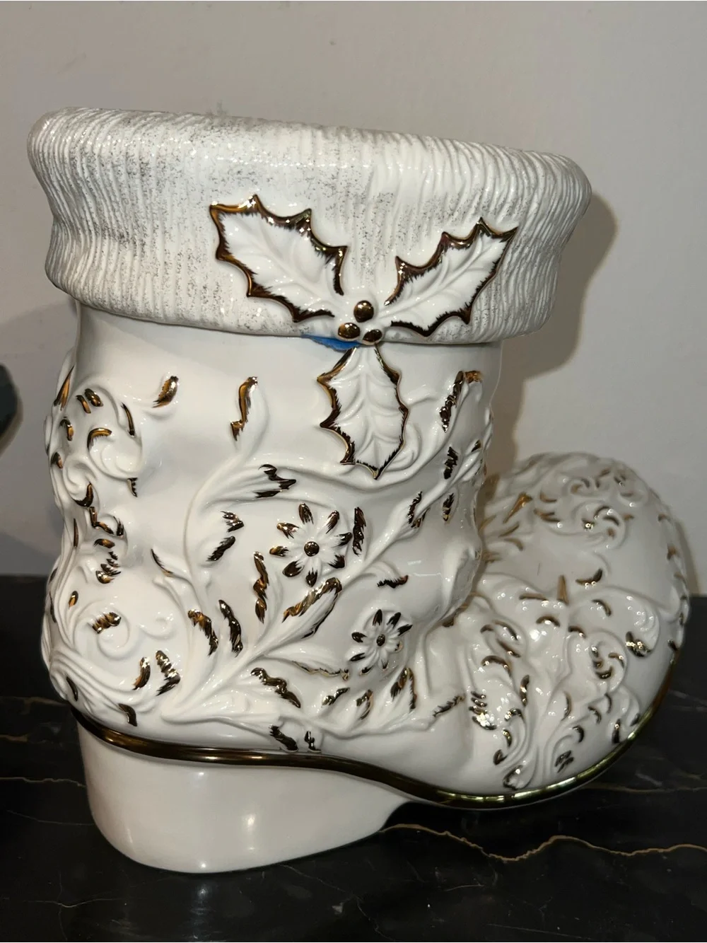 MIKASA SANTA'S BOOT COOKIE JAR PK001/917 CHRISTMAS ivory & gold NWOB planter